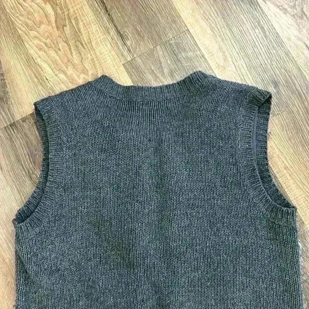 Altar’d State Women’s Faux Fur animal print look Vest‎ gray size XS runs big - Picture 11 of 11